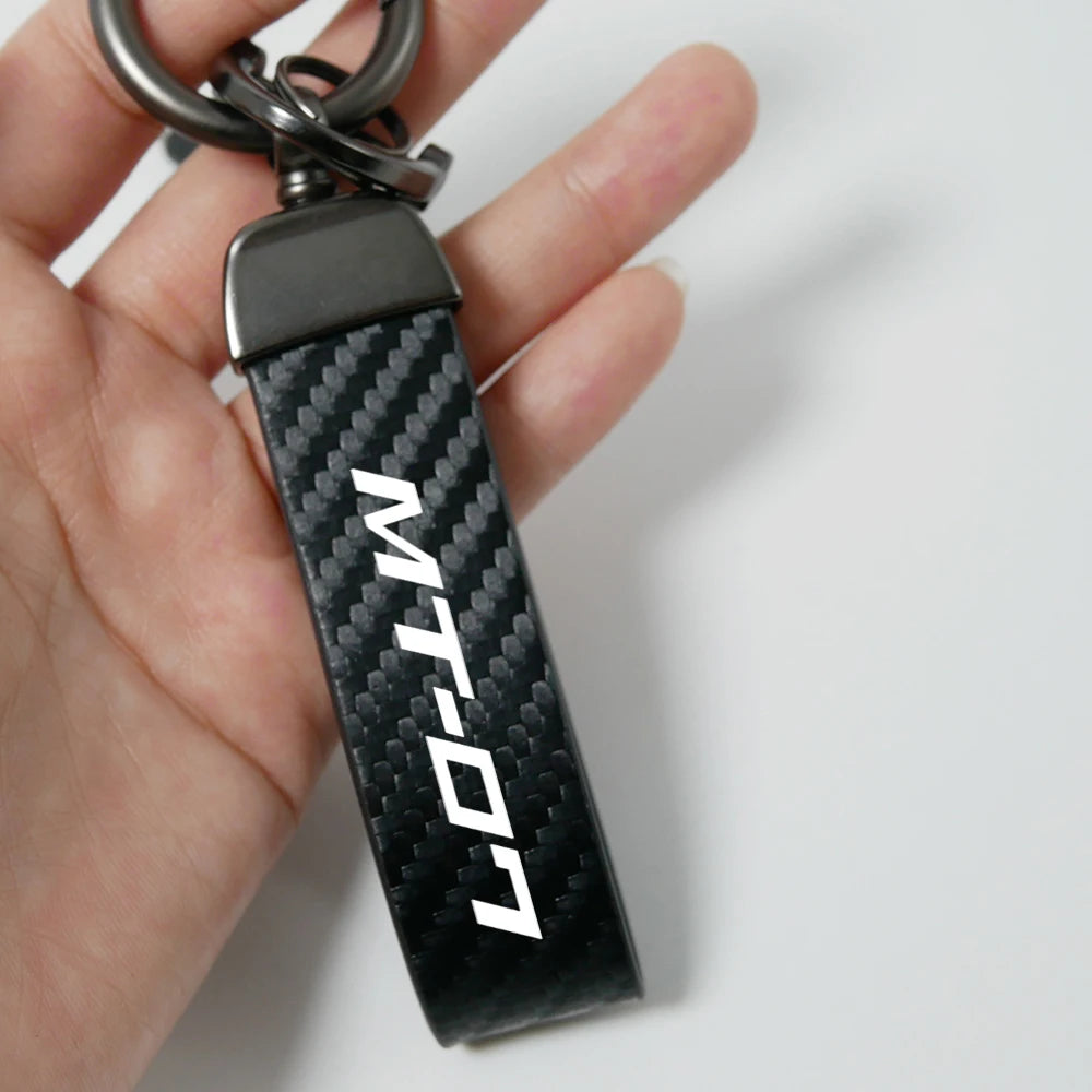 Motorcycle key chain Ring Carbon Fiber Metal Keychain Horseshoe Buckle for Yamaha MT09 mt-09 Models Alloy Motorcycle Keyring