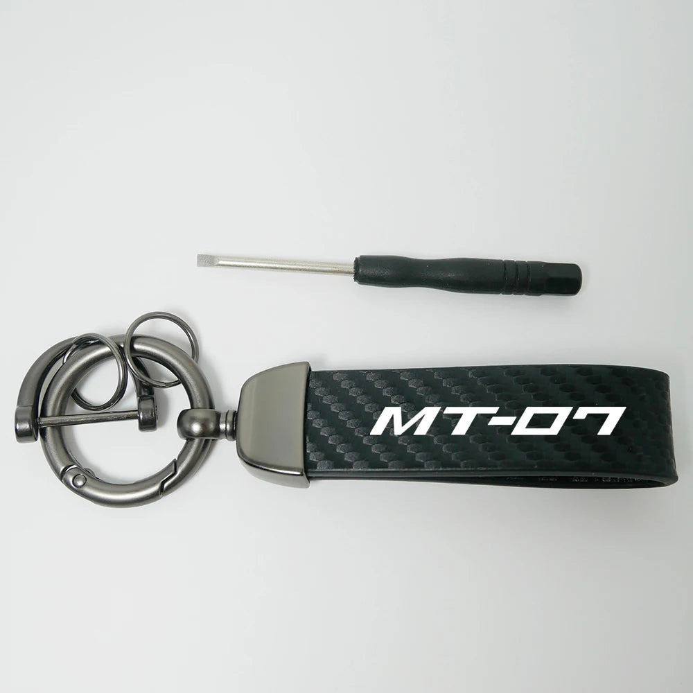 Motorcycle key chain Ring Carbon Fiber Metal Keychain Horseshoe Buckle for Yamaha MT09 mt-09 Models Alloy Motorcycle Keyring