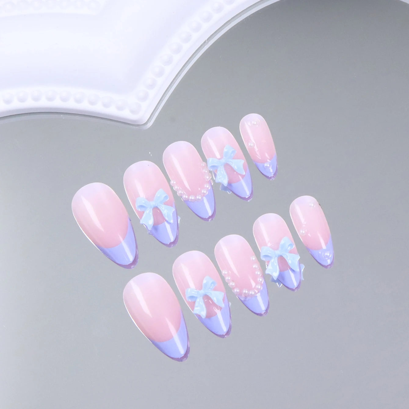 24PCS Square Press-Shaped Nails Of Medium Length - French Pointed Press-Shaped Heart-Shaped Design, Bright pink Ffalse Nails