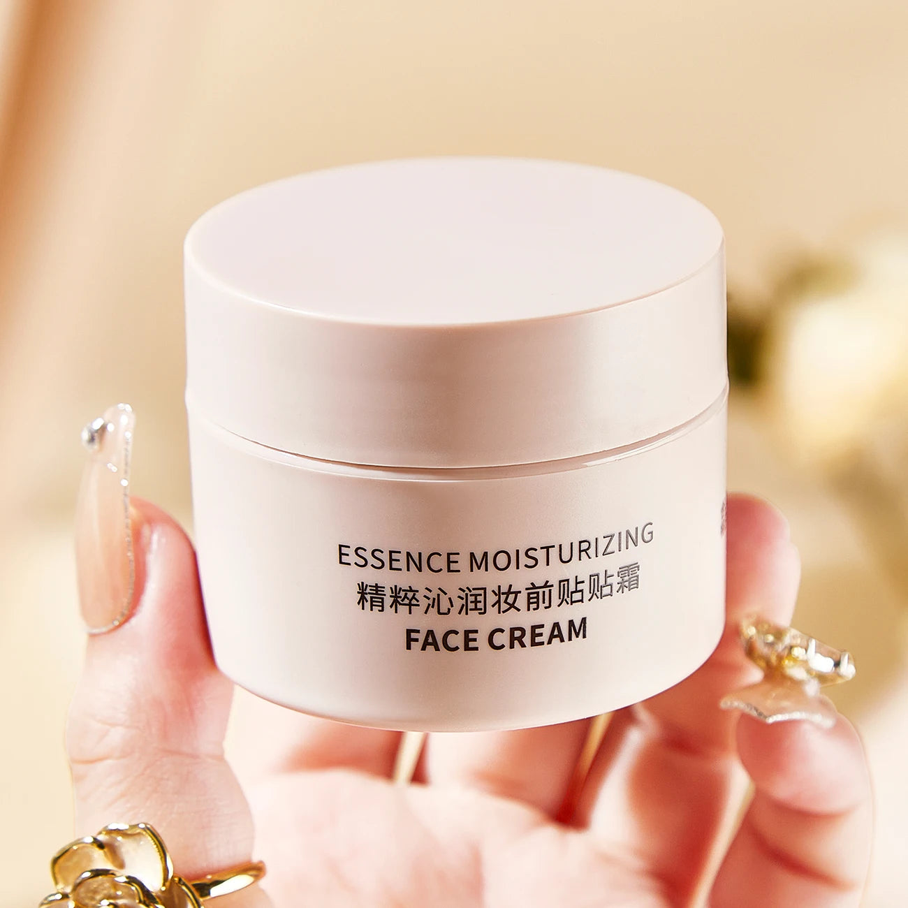 Apply the cream before makeup, moisturizing foundation cream - lasting moisturizing, creating a natural foundation