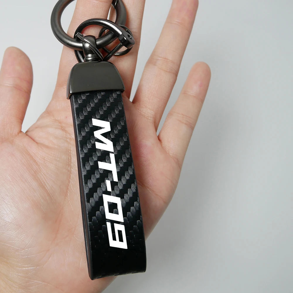 Motorcycle key chain Ring Carbon Fiber Metal Keychain Horseshoe Buckle for Yamaha MT09 mt-09 Models Alloy Motorcycle Keyring