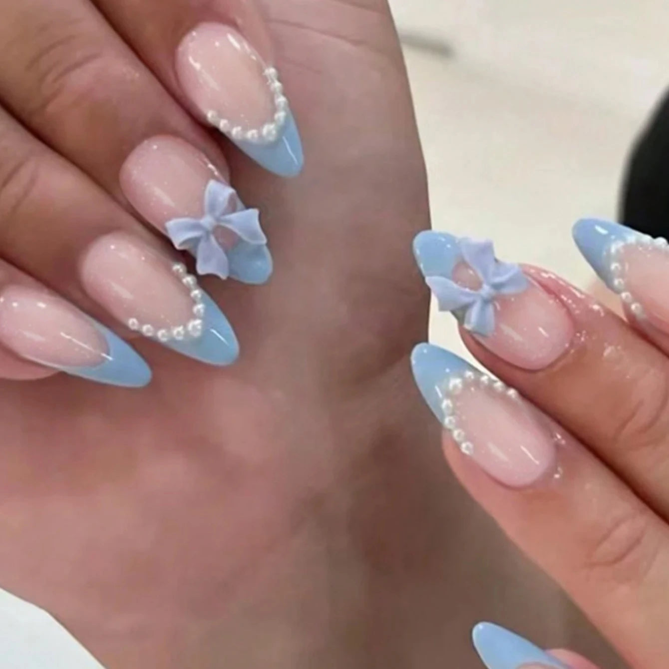 24PCS Square Press-Shaped Nails Of Medium Length - French Pointed Press-Shaped Heart-Shaped Design, Bright pink Ffalse Nails